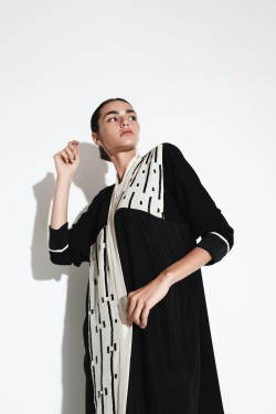 Black & White ll / 024