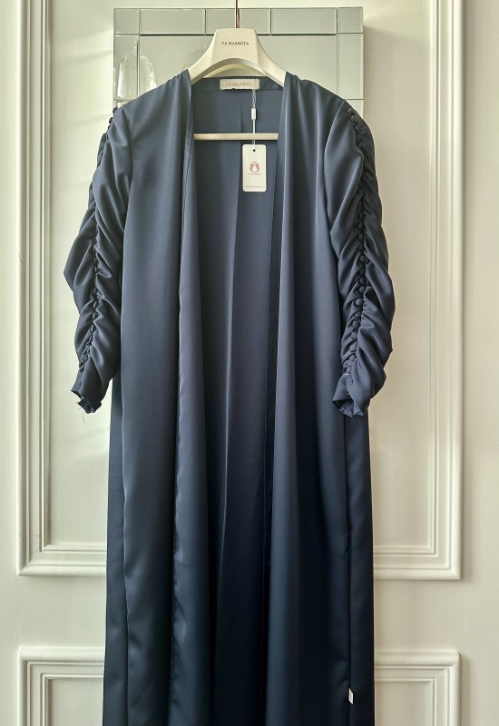 Midnight Elegance abaya