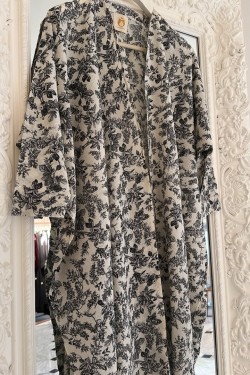 Monochrome Toile Abaya