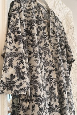 Monochrome Toile Abaya