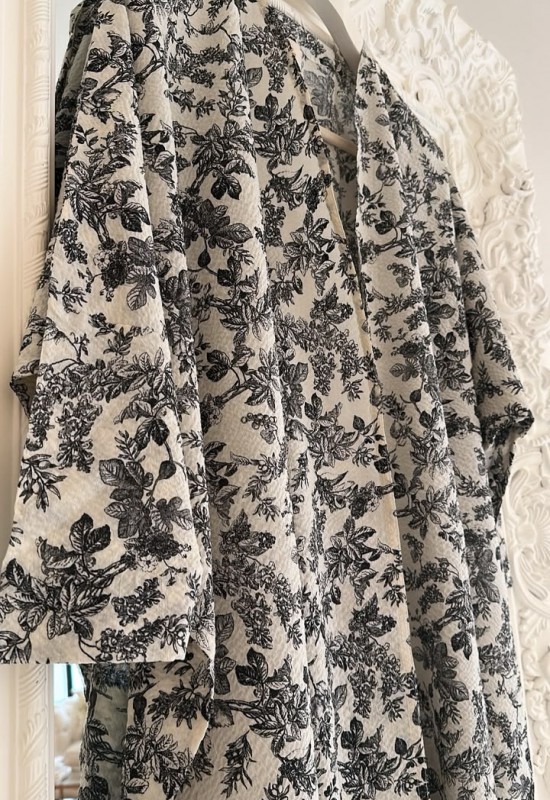 Monochrome Toile Abaya